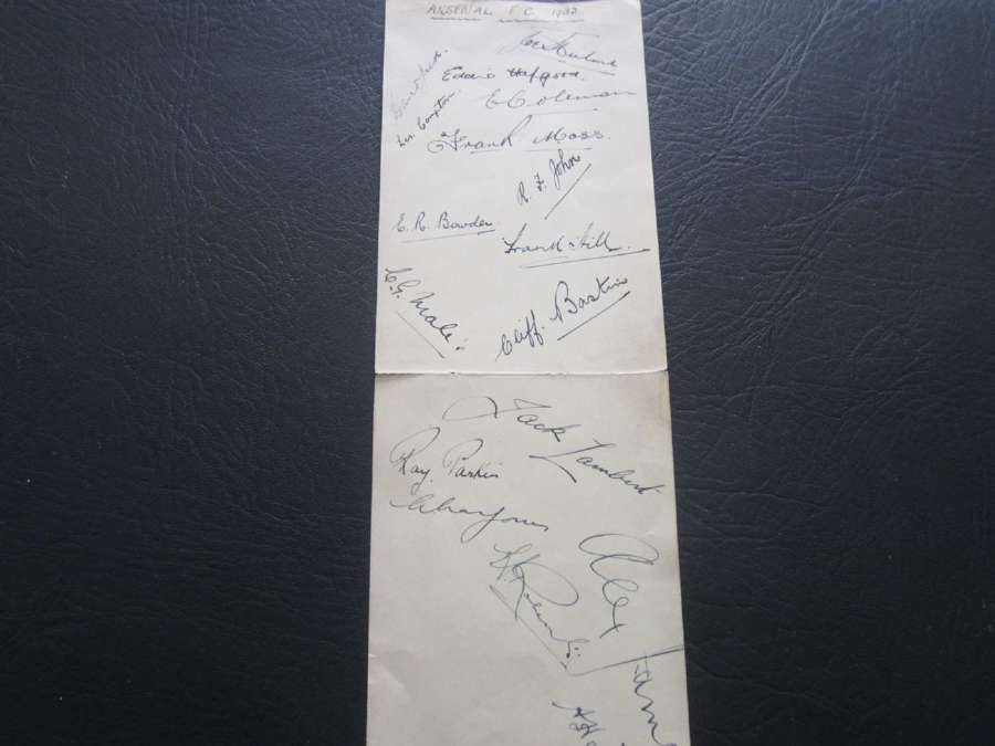 Arsenal 1933 Autograph Page Signed By 1932 FA Cup Team
