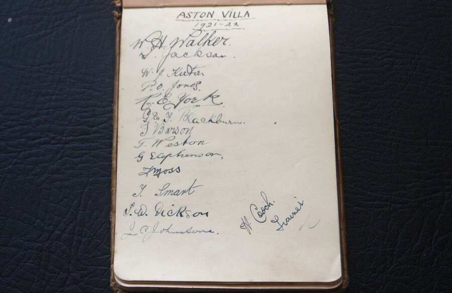 Aston Villa 1921/22 Autograph Page